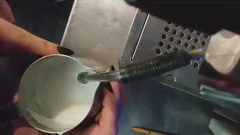 Взбиваем молоко. Бар